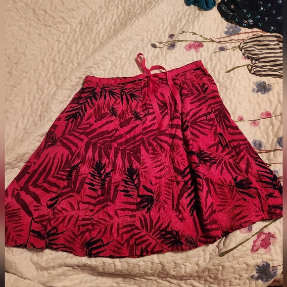 Outfit JPR⛄️ Petite Tropical Pink and Black Women's Skirt - Picture 2 of 7